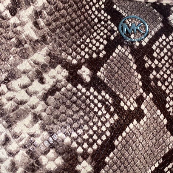 Michael Kors Python Print Cross Body Bag with Adjustable belt. New Never Used. - Picture 15 of 15